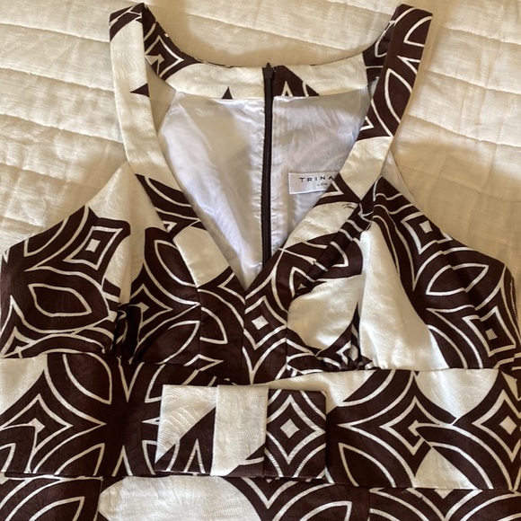 Beautiful TRINA TURK dress SIZE 10 mini SLEEVELESS dress up or down EC - Picture 3 of 12
